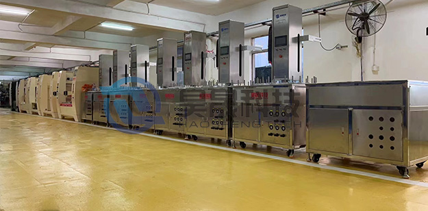 六軸往復(fù)噴涂機(jī) 六軸往復(fù)噴涂機(jī)